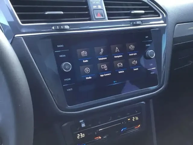 VW Tiguan * Comfortline R-Line Black Edition * 4MOTION AWD *, снимка 12 - Автомобили и джипове - 53269710