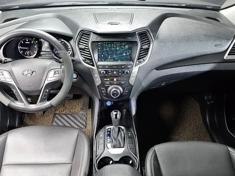 Hyundai Santa fe 2.0, снимка 7 - Автомобили и джипове - 54872313