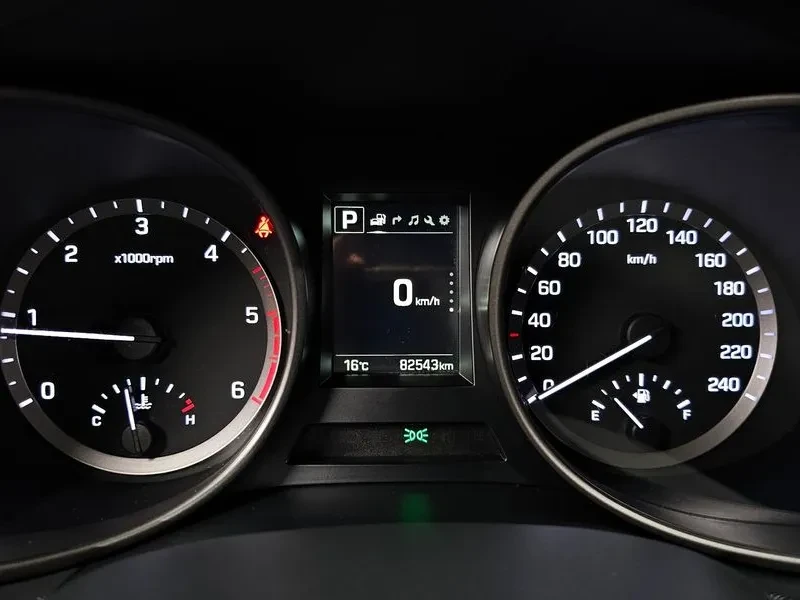 Hyundai Santa fe 2.0, снимка 8 - Автомобили и джипове - 54872313