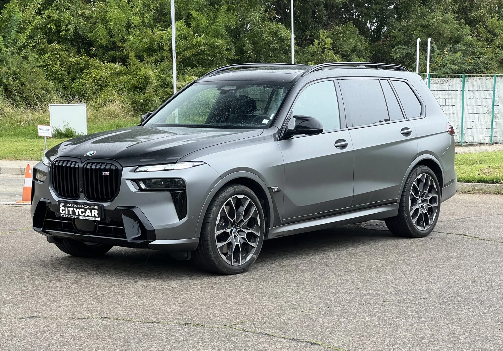 BMW X7 M60i/CARBON/SKYLOUNGE/H&K/ICONIC GLOW/ГОТОВ ЛИЗИНГ - изображение 3