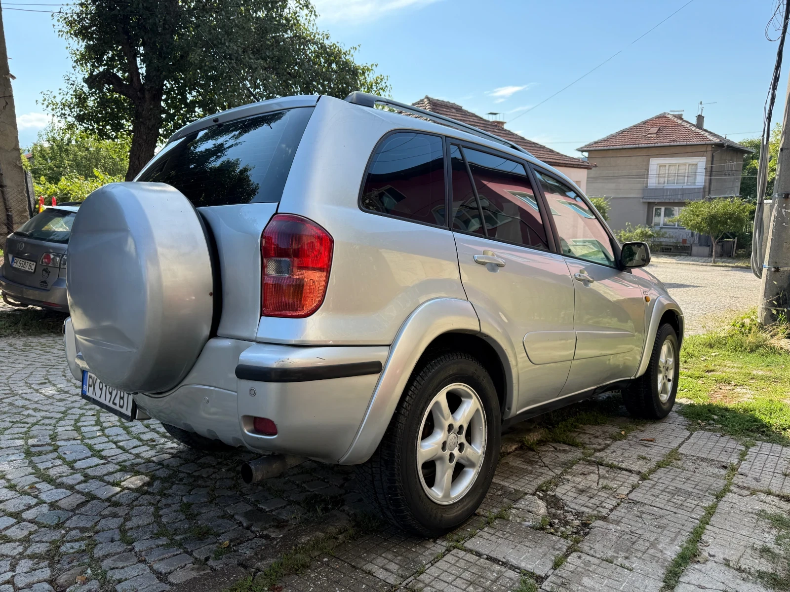 Toyota Rav4 2.0 D4D регистриран/обслужен - изображение 4