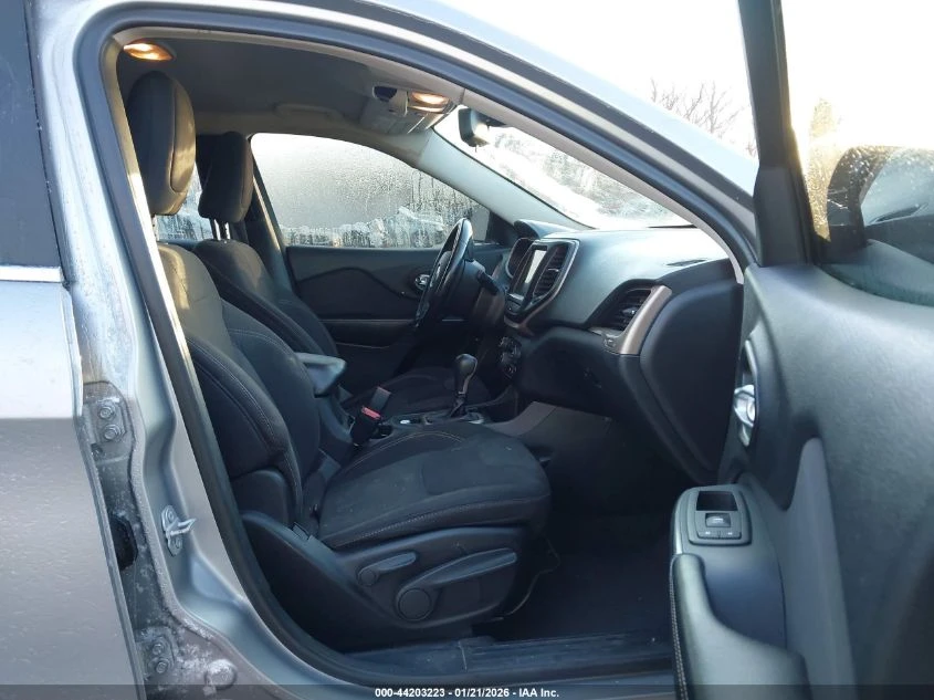 Jeep Cherokee 2.4l Latitude - изображение 5