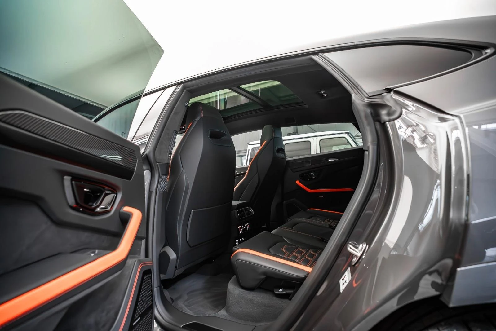 Lamborghini Urus SE/FACELIFT/PLUG-IN/CARBON/CERAMIC/B&O/PANO/HEADUP | Mobile.bg � ����������� 12