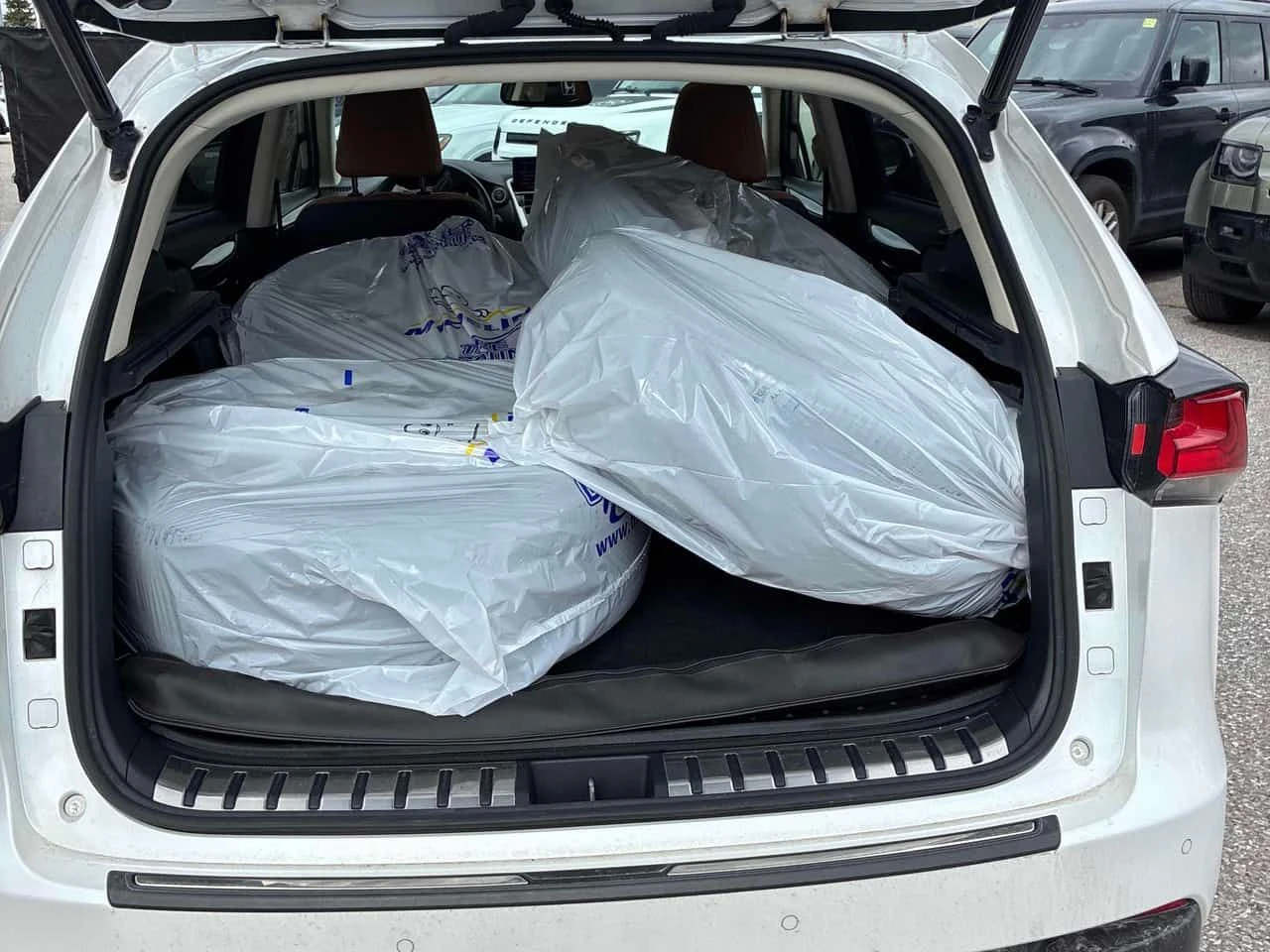 Lexus NX 300 * CARFAX * ПАНО * ОБДУХВАНЕ * + ГУМИ, снимка 13 - Автомобили и джипове - 54192699