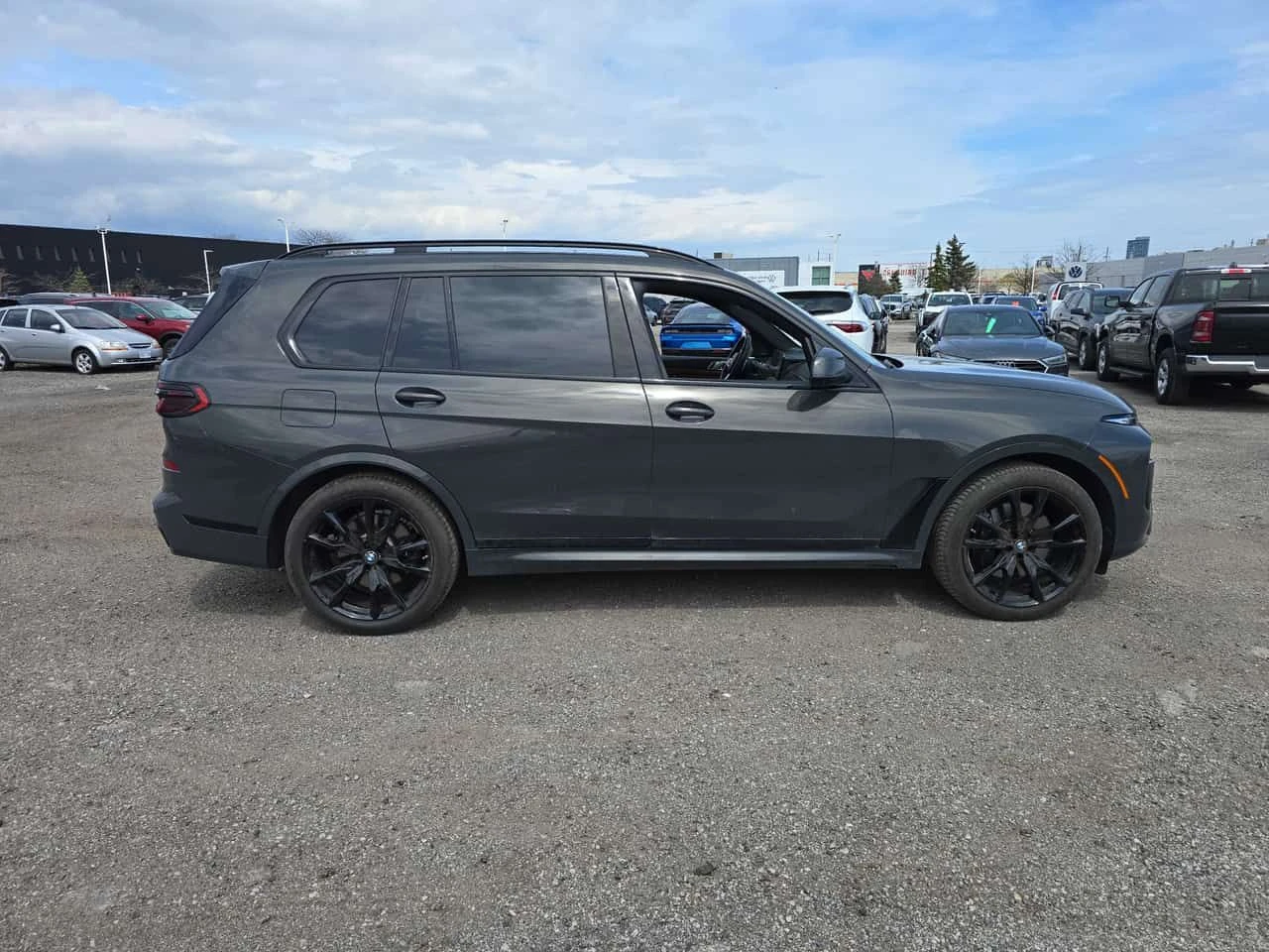 BMW X7 xDrive40i/360/ДИСТРОНИК/ПАНОРАМА/ГУМИ+ ДЖАНТИ, снимка 4 - Автомобили и джипове - 54647230