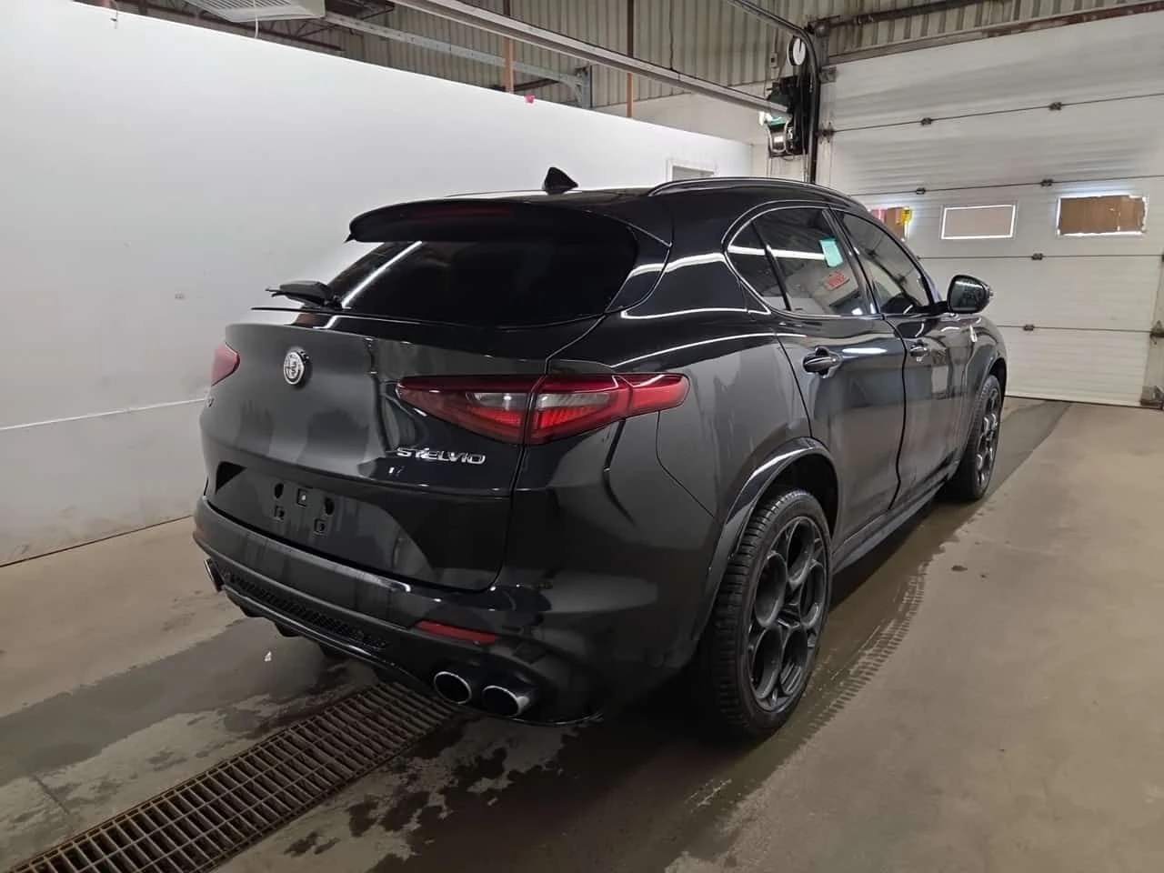 Alfa Romeo Stelvio * QUADRIFOGLIO * АВТОКРЕДИТ БЕЗ ПЪРВОНАЧАЛНА* , снимка 3 - Автомобили и джипове - 54920702