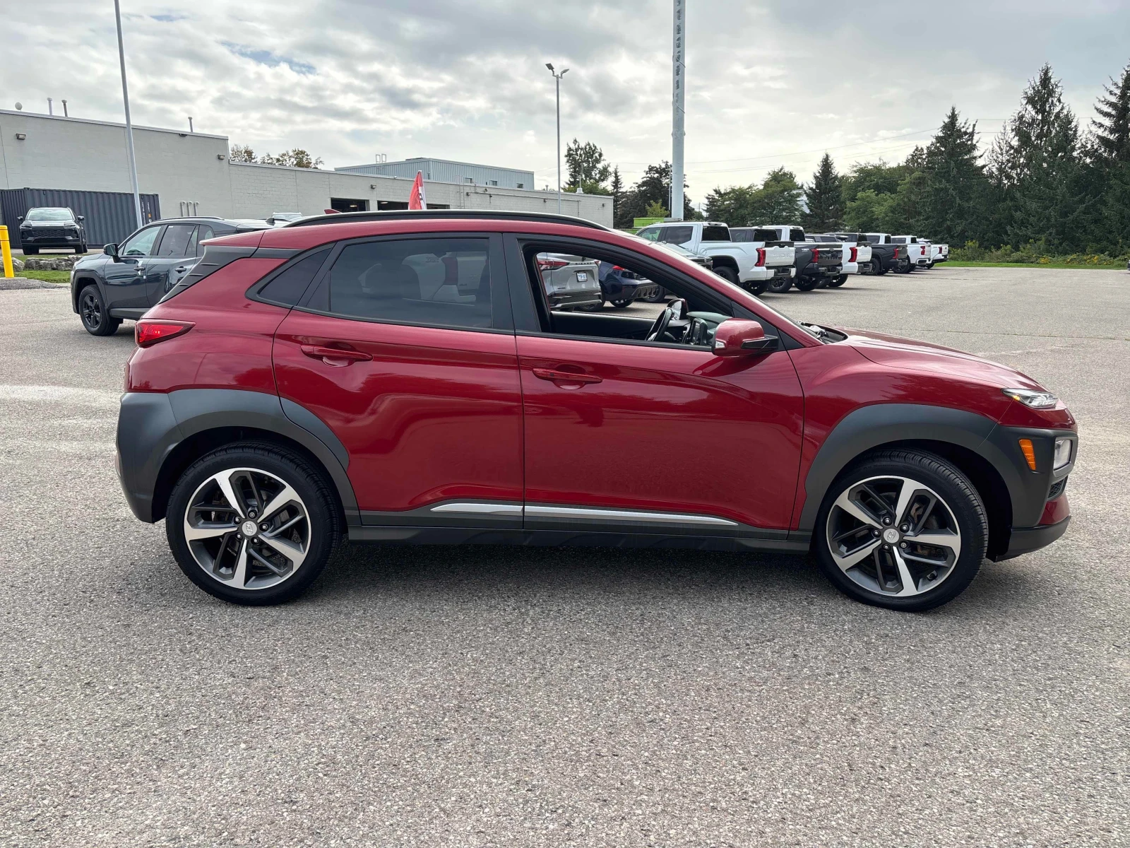 Hyundai Kona * Ultimate * CARFAX * ОПЦИЯ ЗА ФИНАНСИРАНЕ , снимка 3 - Автомобили и джипове - 56025506