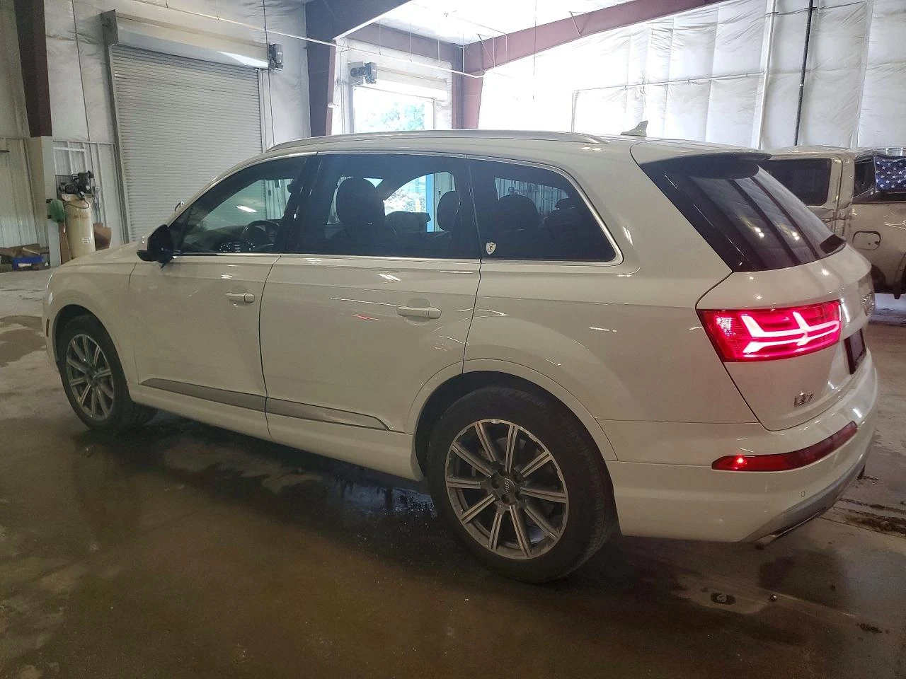 Audi Q7 3.0l Premium Plus, снимка 2 - Автомобили и джипове - 56350166