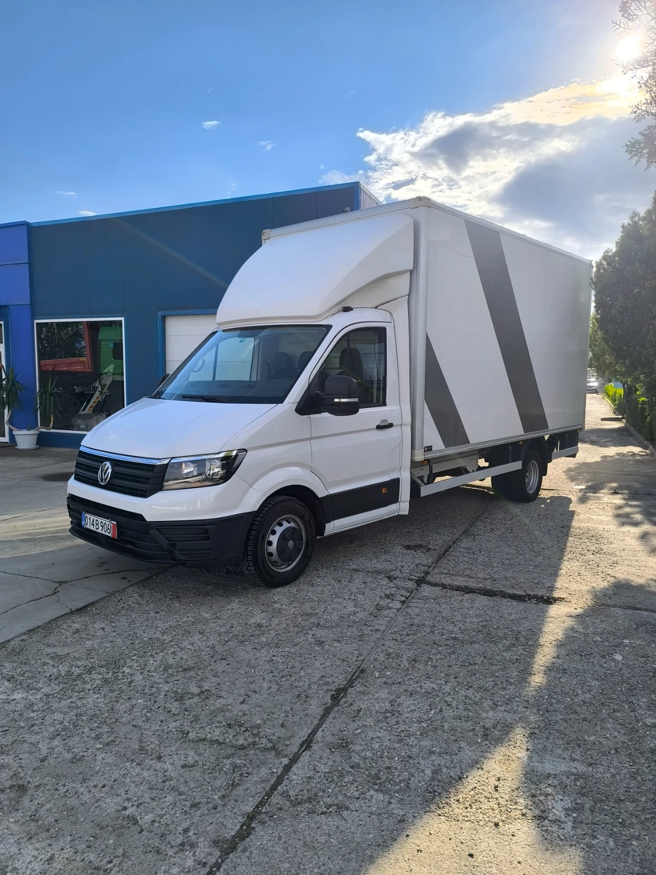 VW Crafter 35.180, снимка 2 - Бусове и автобуси - 54570261