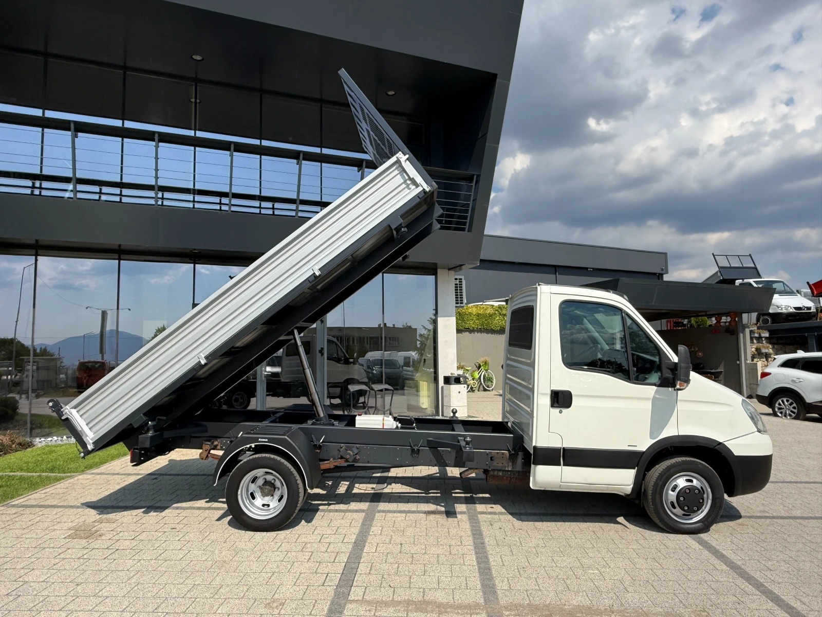 Iveco Daily 40C18 3.0HPI до 3.5т. 3.80м. , снимка 11 - Бусове и автобуси - 55615577