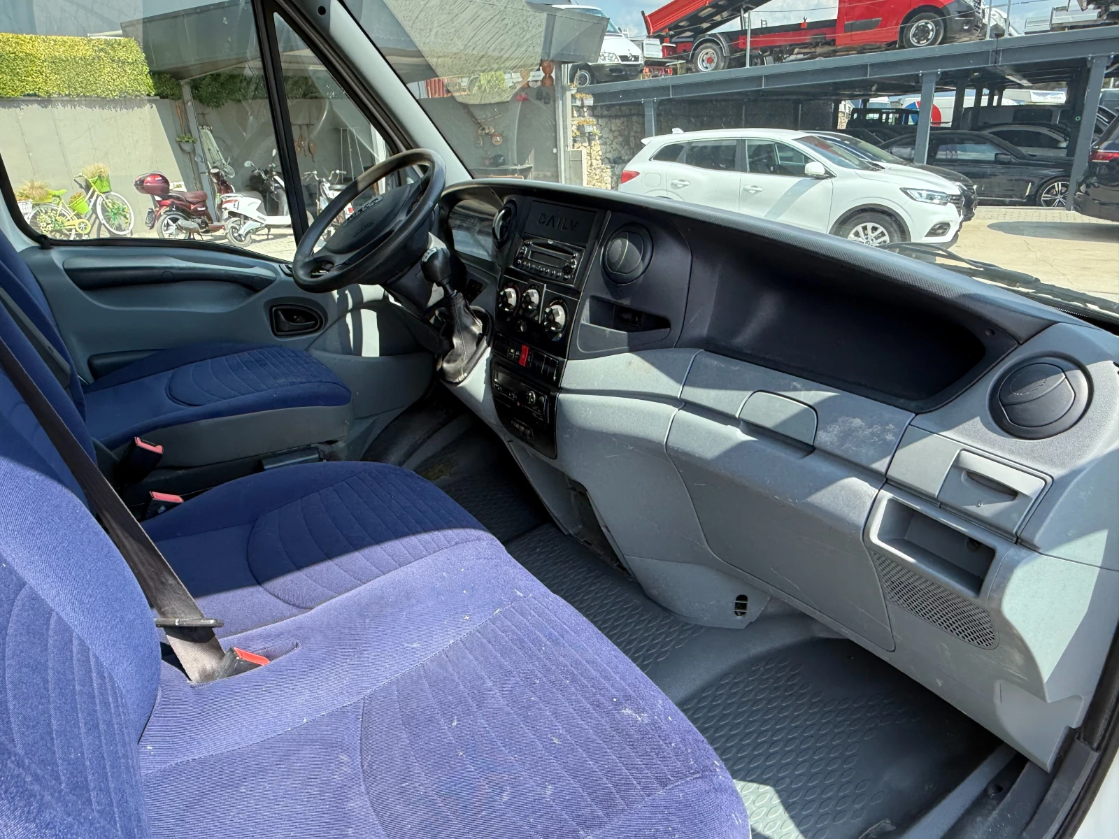 Iveco Daily 40C18 3.0HPI до 3.5т. 3.80м. , снимка 14 - Бусове и автобуси - 55615577