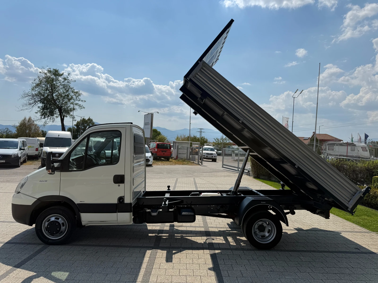 Iveco Daily 40C18 3.0HPI до 3.5т. 3.80м. , снимка 4 - Бусове и автобуси - 55615577