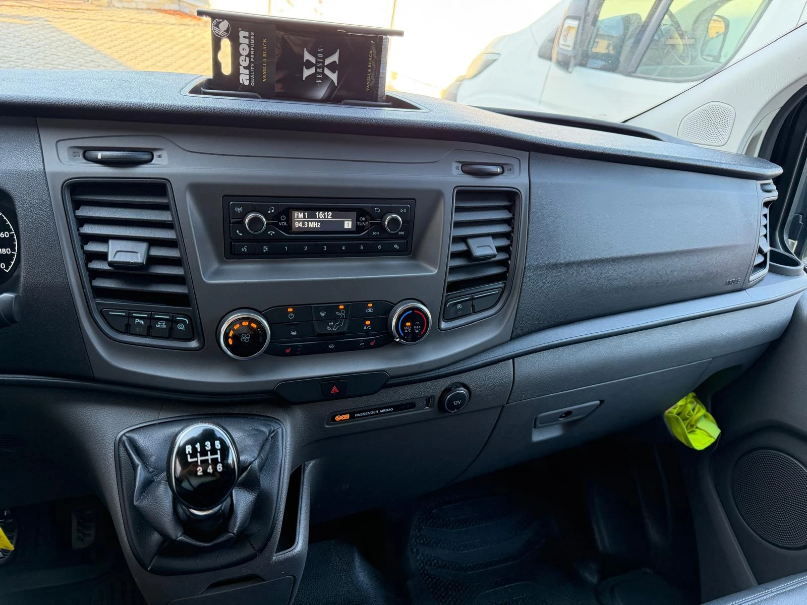 Ford Transit Custom L1H1, снимка 9 - Бусове и автобуси - 55646899