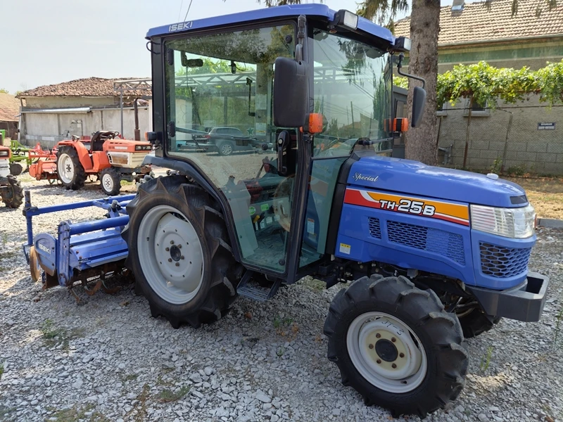 Трактор ISEKI TU2100 21к.с. 4WD с фреза ДЖЕЙ ТРЕЙДИНГ, снимка 8 - Селскостопанска техника - 46610684