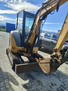 Багер Komatsu PC27MR  - изображение 1