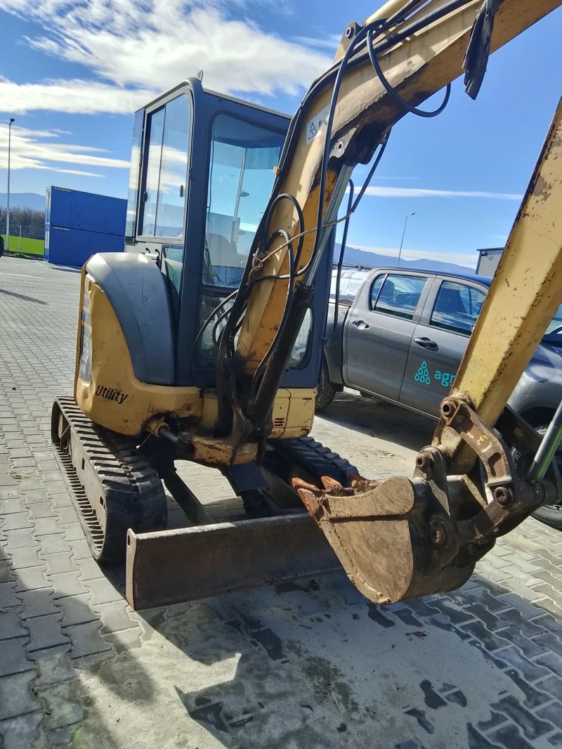 Багер Komatsu PC27MR 