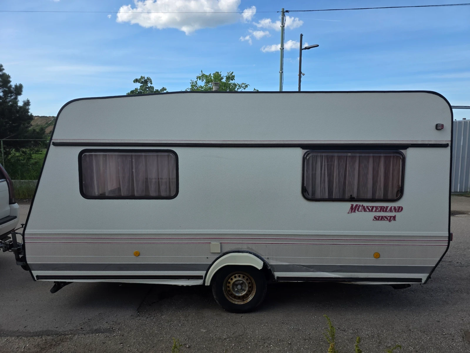 Каравана Adria LMC 420 , снимка 2 - Каравани и кемпери - 54703050