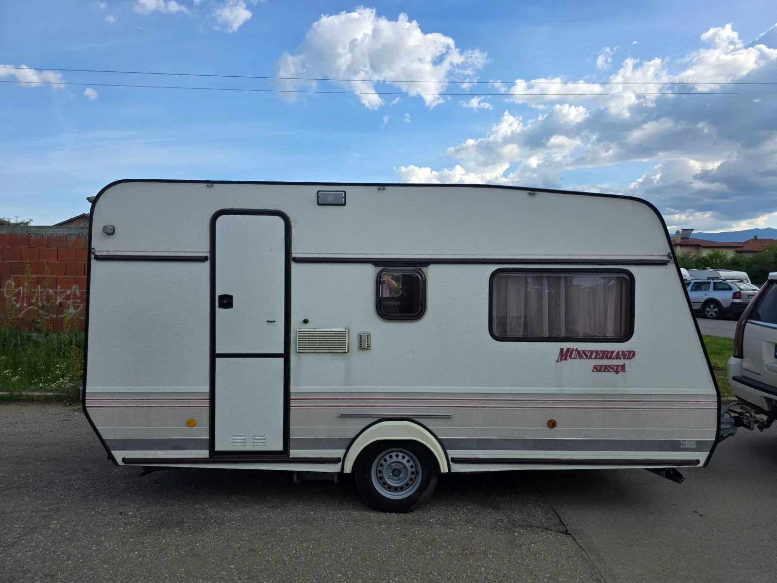 Каравана Adria LMC 420 , снимка 6 - Каравани и кемпери - 54703050