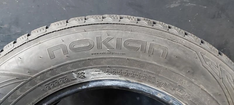 Гуми Зимни 215/70R16, снимка 6 - Гуми и джанти - 31948758