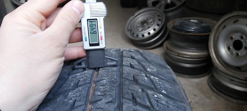 Гуми Зимни 215/70R16, снимка 5 - Гуми и джанти - 31948758