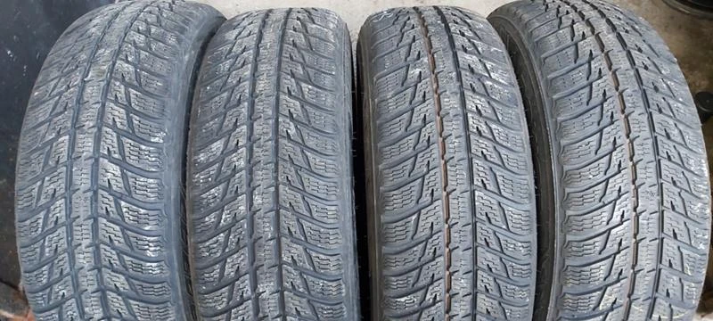 Гуми Зимни 215/70R16, снимка 1 - Гуми и джанти - 31948758