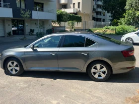 Skoda Superb Седан, снимка 8