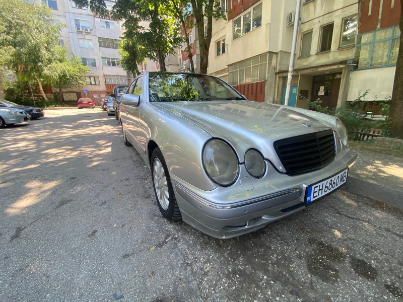 Mercedes-Benz E 320, снимка 3 - Автомобили и джипове - 47241426