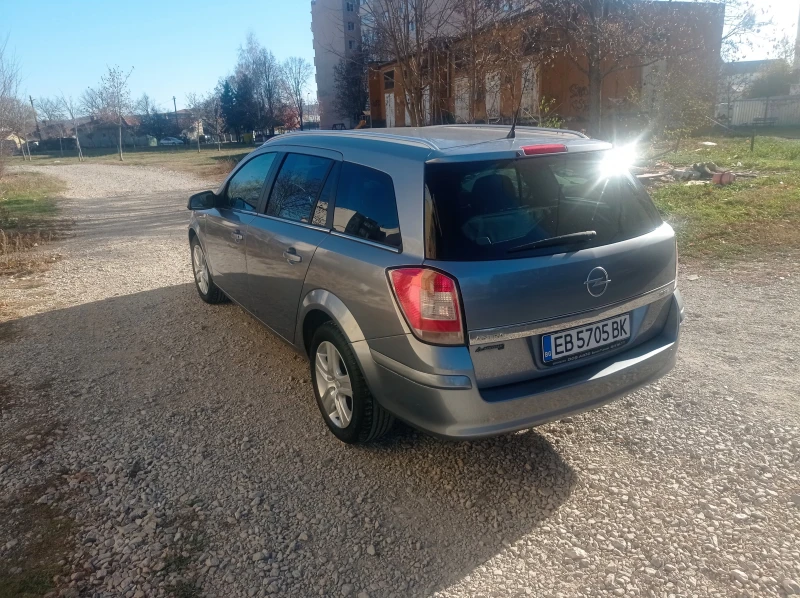 Opel Astra 1.6i 16v, снимка 3 - Автомобили и джипове - 47882627