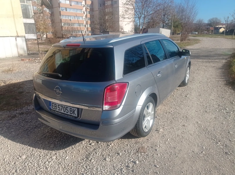 Opel Astra 1.6i 16v, снимка 4 - Автомобили и джипове - 47882627