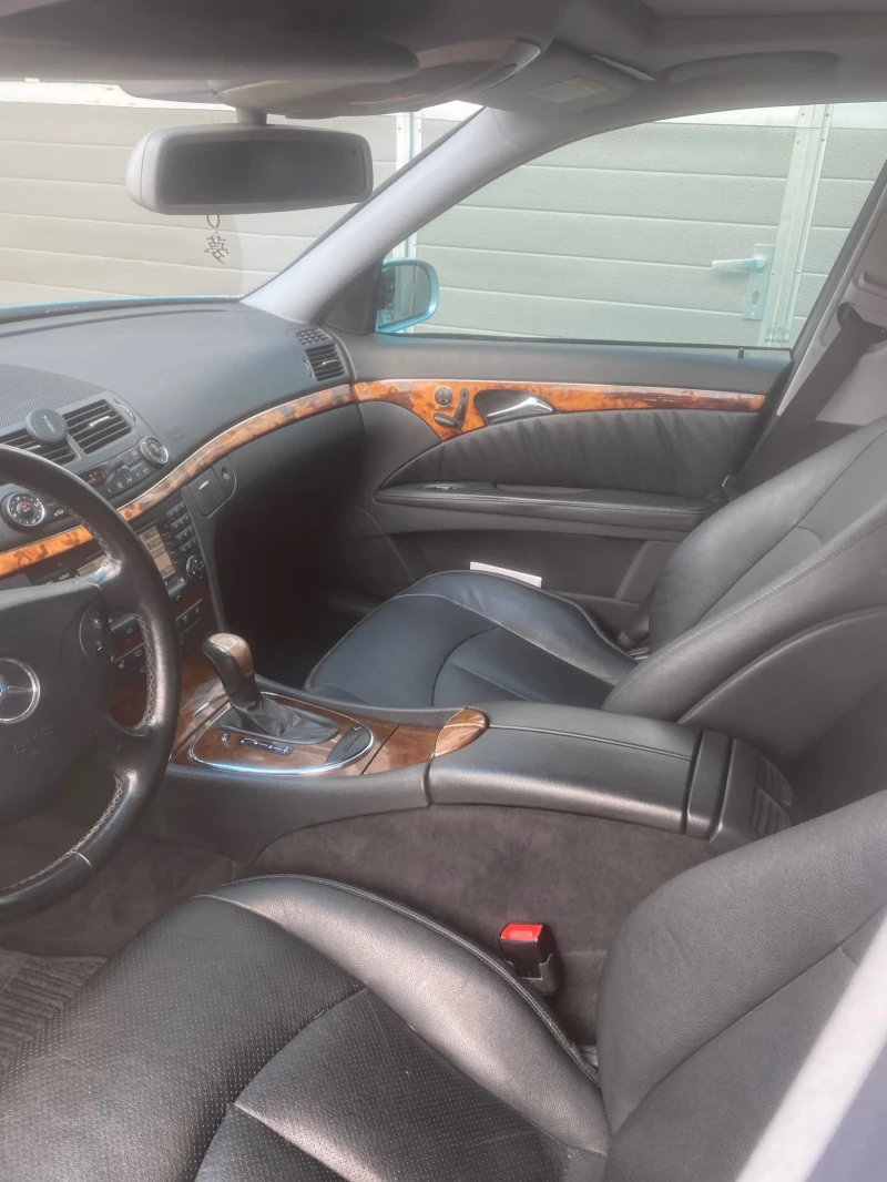 Mercedes-Benz E 320, снимка 9 - Автомобили и джипове - 49352723