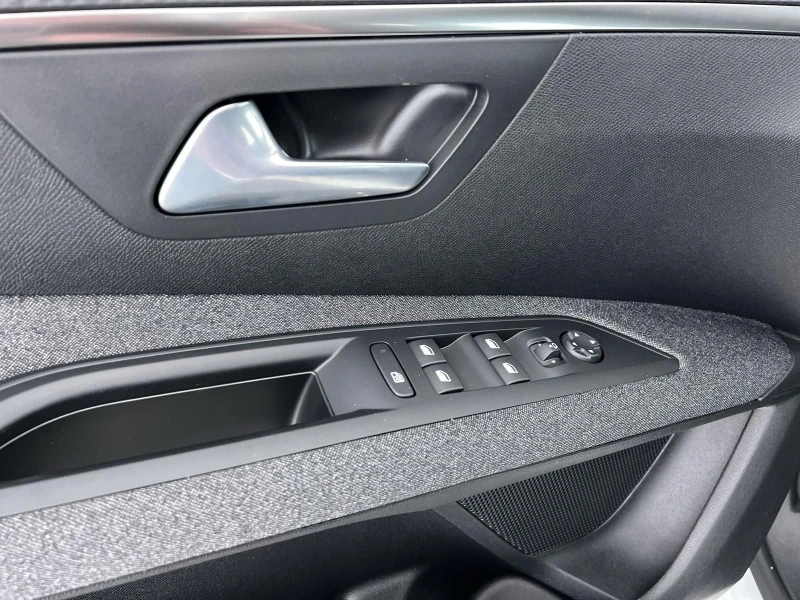 Peugeot 5008 НОВ!1.5/131HP/ACTIVE-PACK/NAVI/LED/KLESS/253vpr, снимка 16 - Автомобили и джипове - 49905646