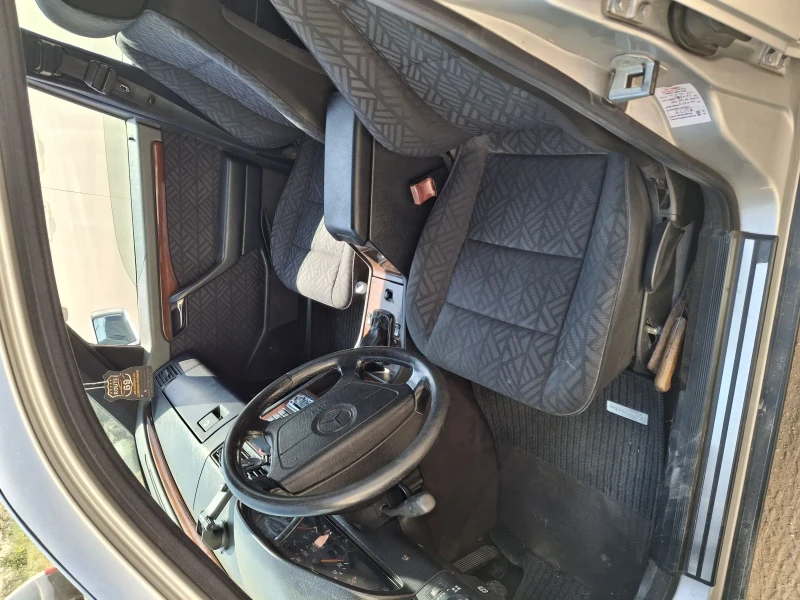 Mercedes-Benz C 200, снимка 3 - Автомобили и джипове - 52412816