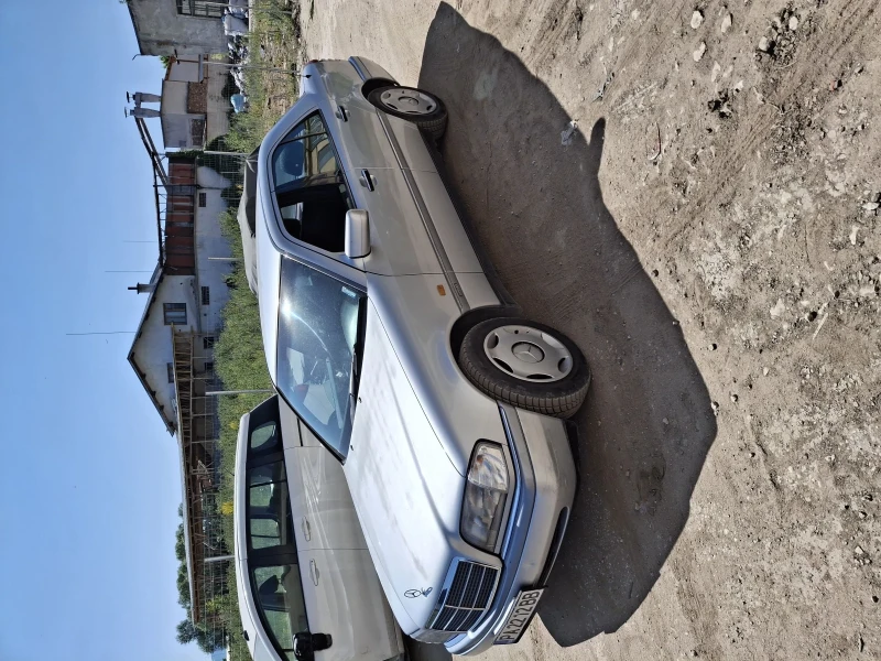 Mercedes-Benz C 200, снимка 4 - Автомобили и джипове - 52412816