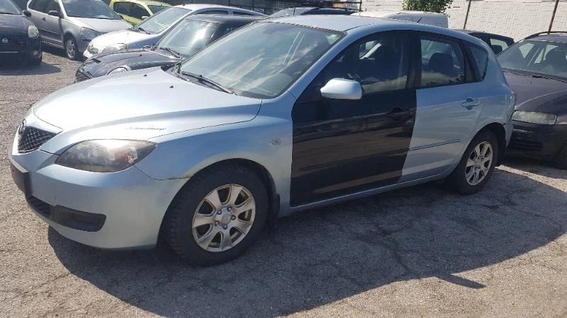 Mazda 3 1.6 HDI, снимка 15 - Автомобили и джипове - 40838865