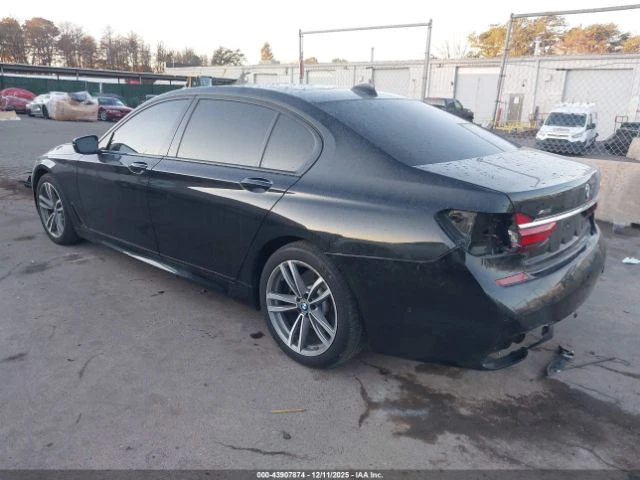 BMW 750 M* SPORT* XDRIVE* ПОДГРЕВ* КАМЕРА* КЕЙЛЕС* LANE* A, снимка 4 - Автомобили и джипове - 53032084