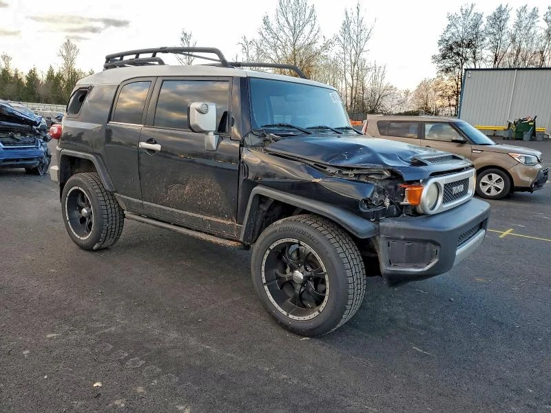 Toyota IQ 4.0L 6 4x4 w/Rear Wheel Drv, снимка 9 - Автомобили и джипове - 53193116