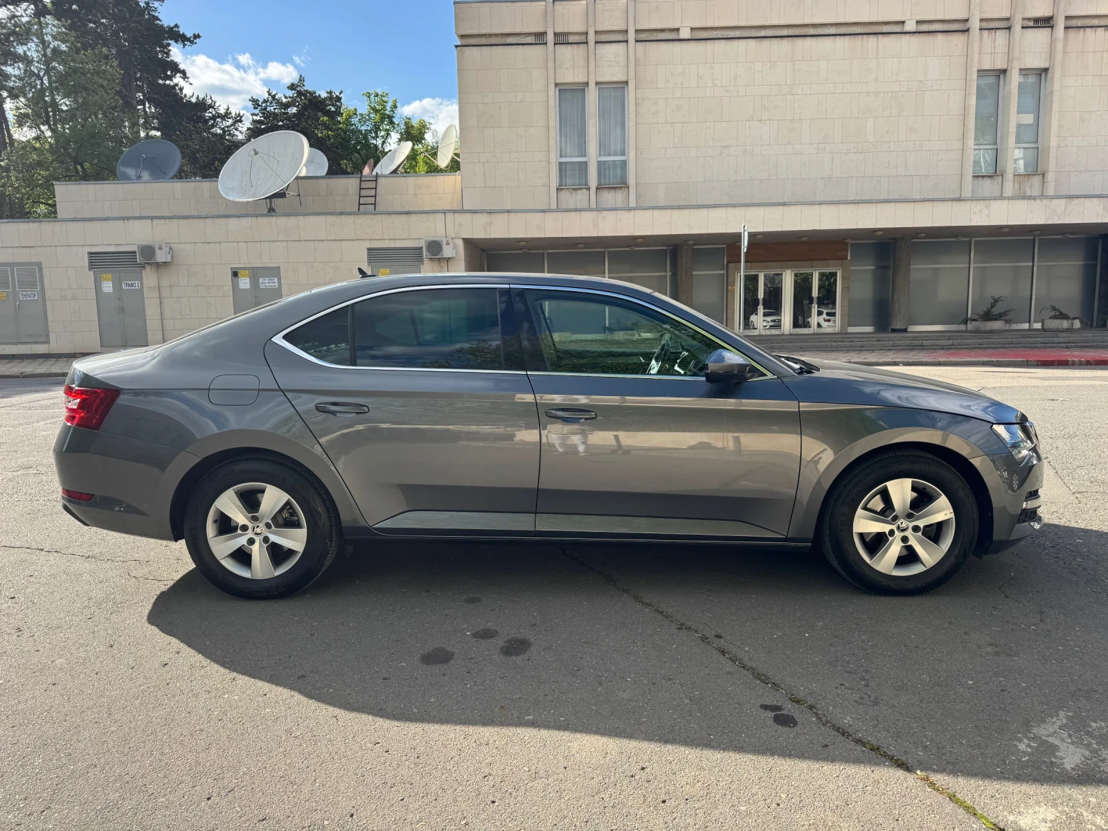Skoda Superb Седан - изображение 2