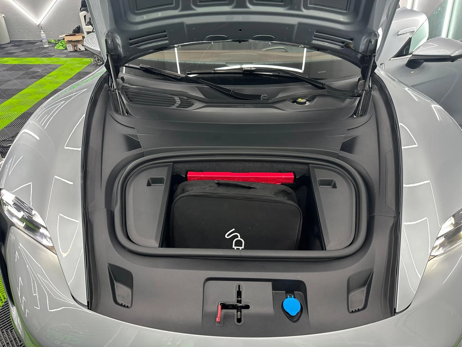 Porsche Taycan Performance Carbon Active Sound Гаранционен - изображение 10