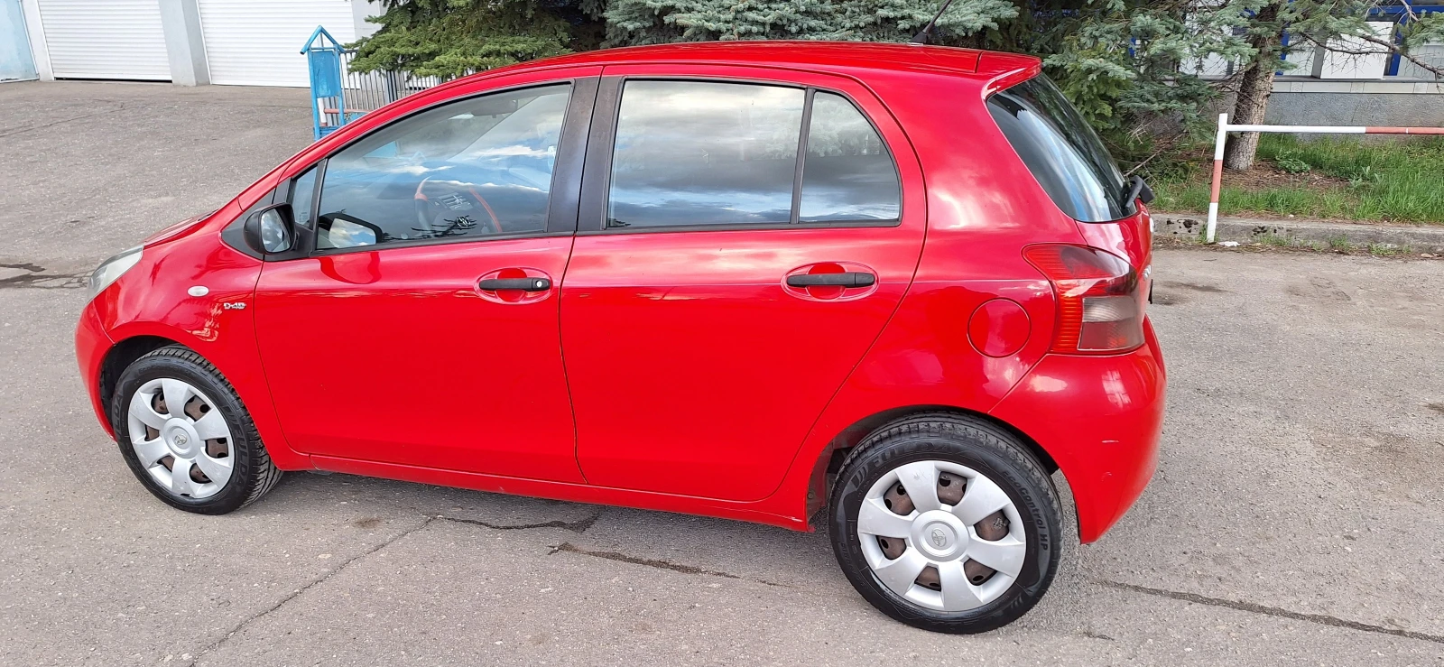 Toyota Yaris  - изображение 2