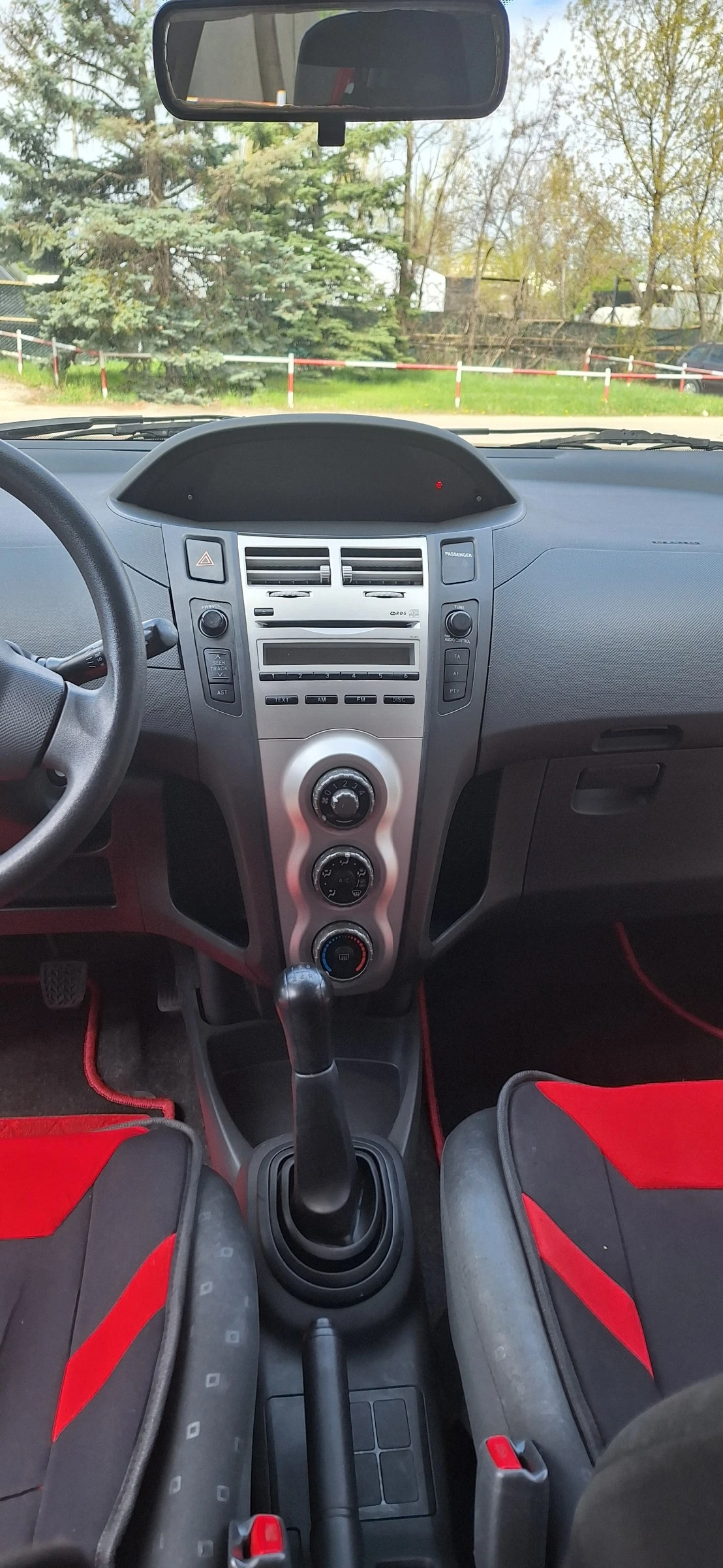 Toyota Yaris  - изображение 9