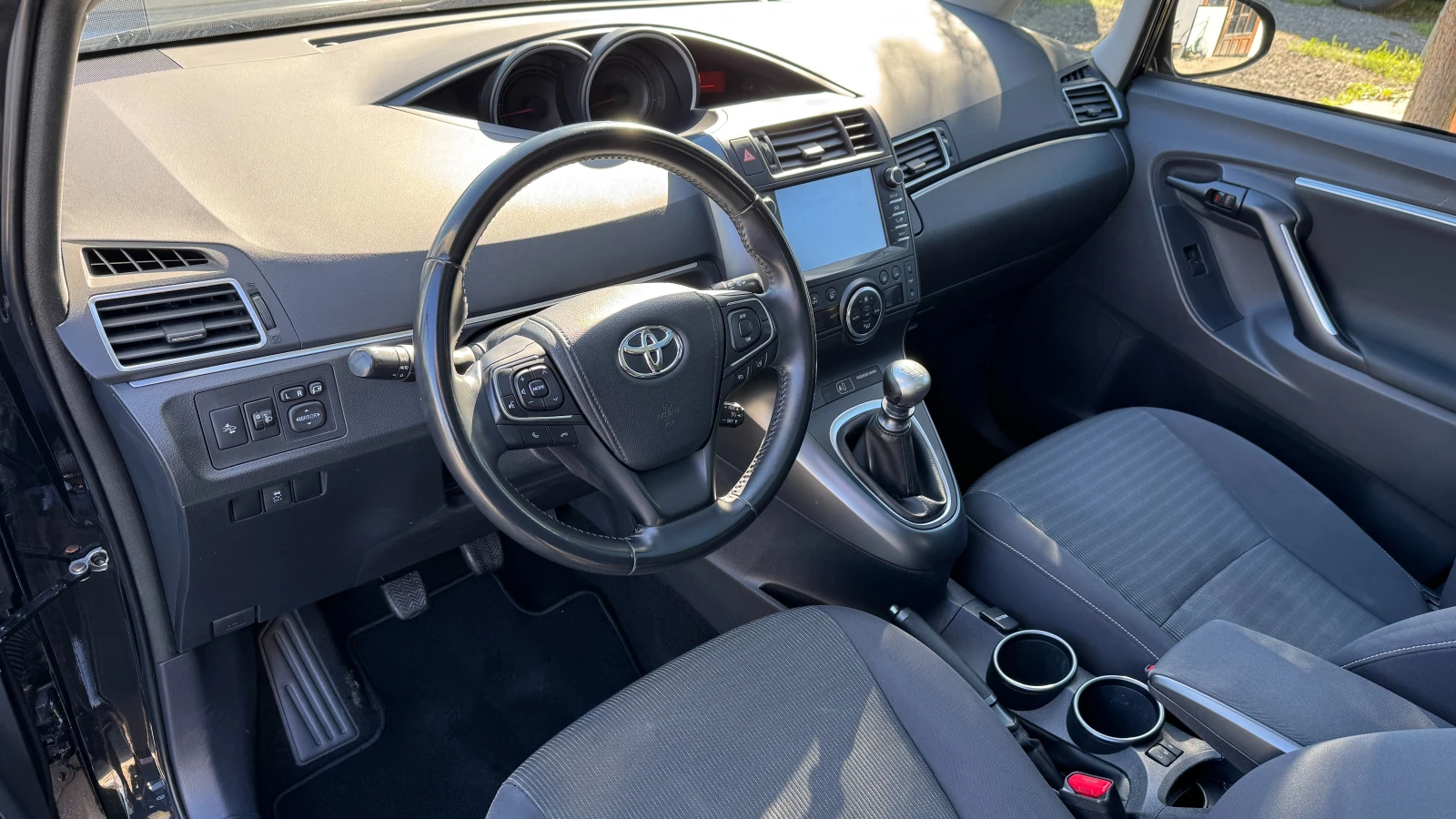 Toyota Verso 1.8i Внос ШВЕЙЦАРИЯ! 6ск.PDC, Navi, Автопилот, Кам - изображение 10