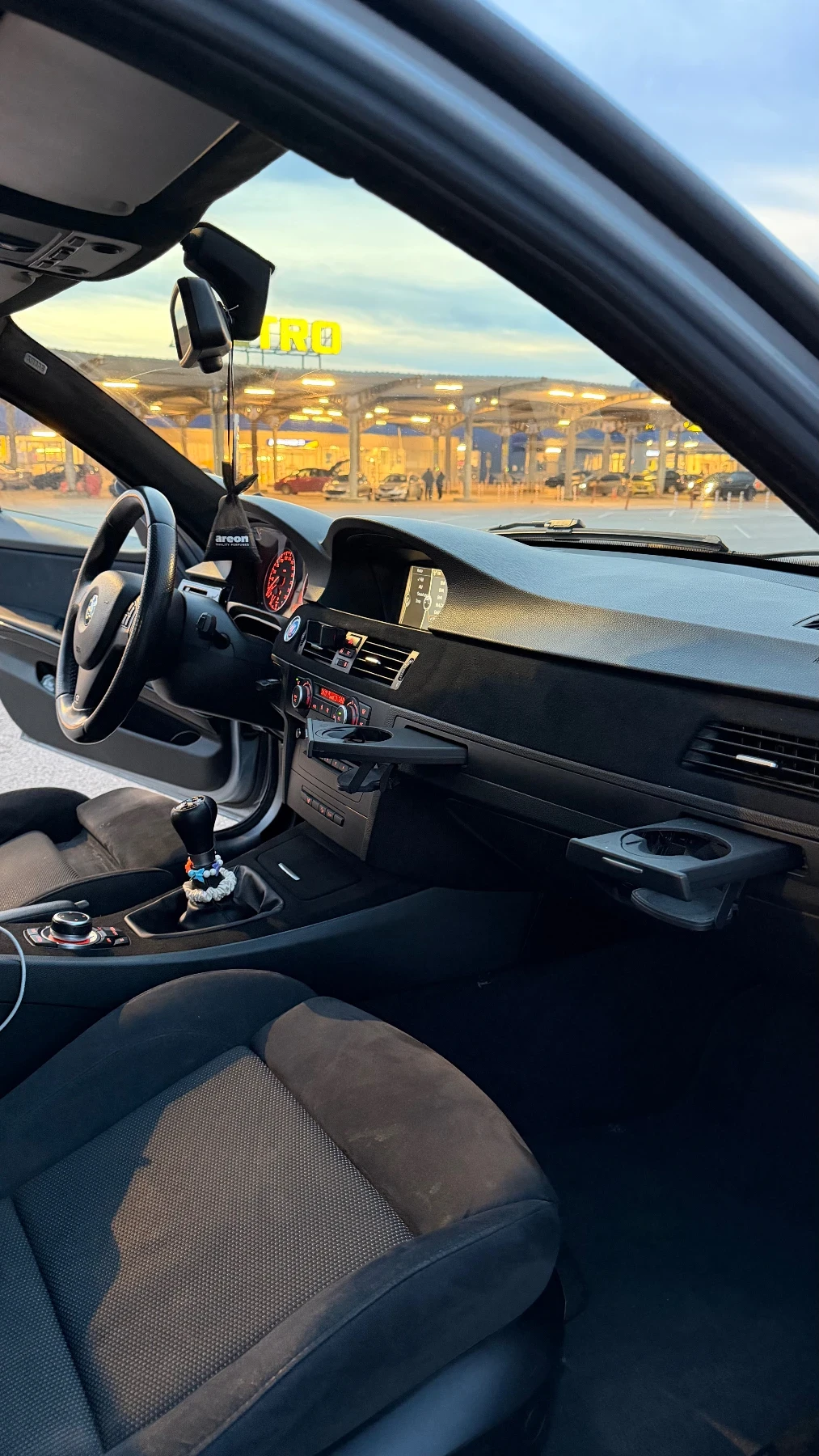 BMW 320, снимка 12 - Автомобили и джипове - 53600312