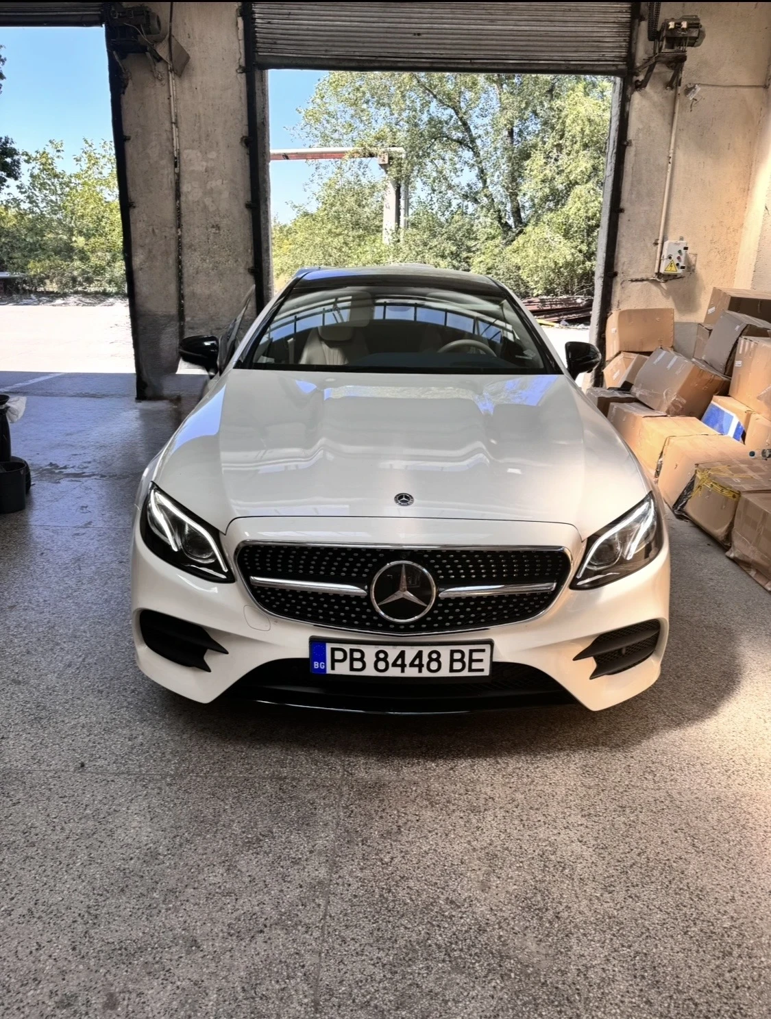 Mercedes-Benz E 400 AMG* 4MATIC* Обдухване* Масажи* Каско* Гаражна, снимка 3 - Автомобили и джипове - 54025658