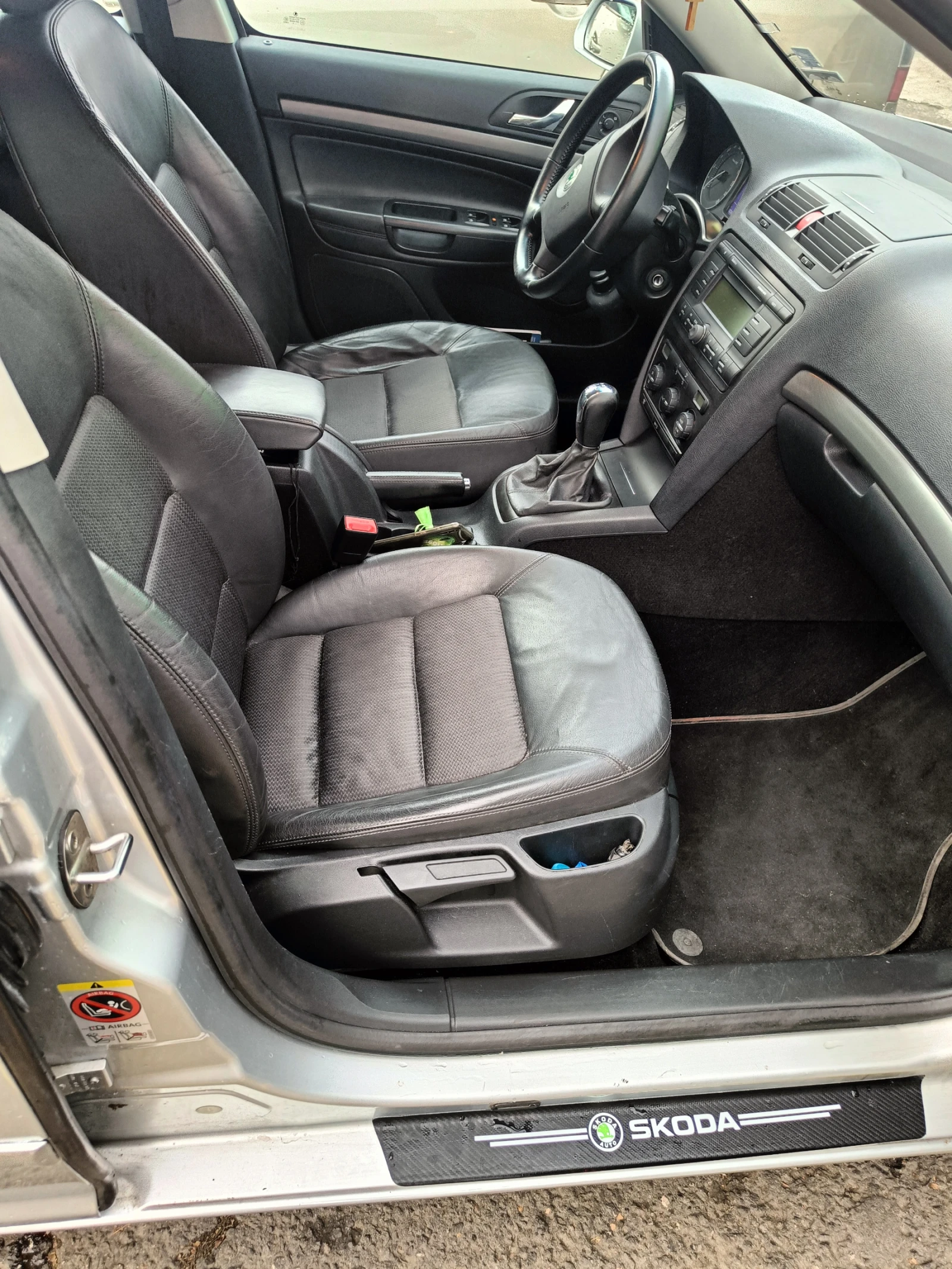 Skoda Octavia 1.9 TDI, снимка 8 - Автомобили и джипове - 54195170