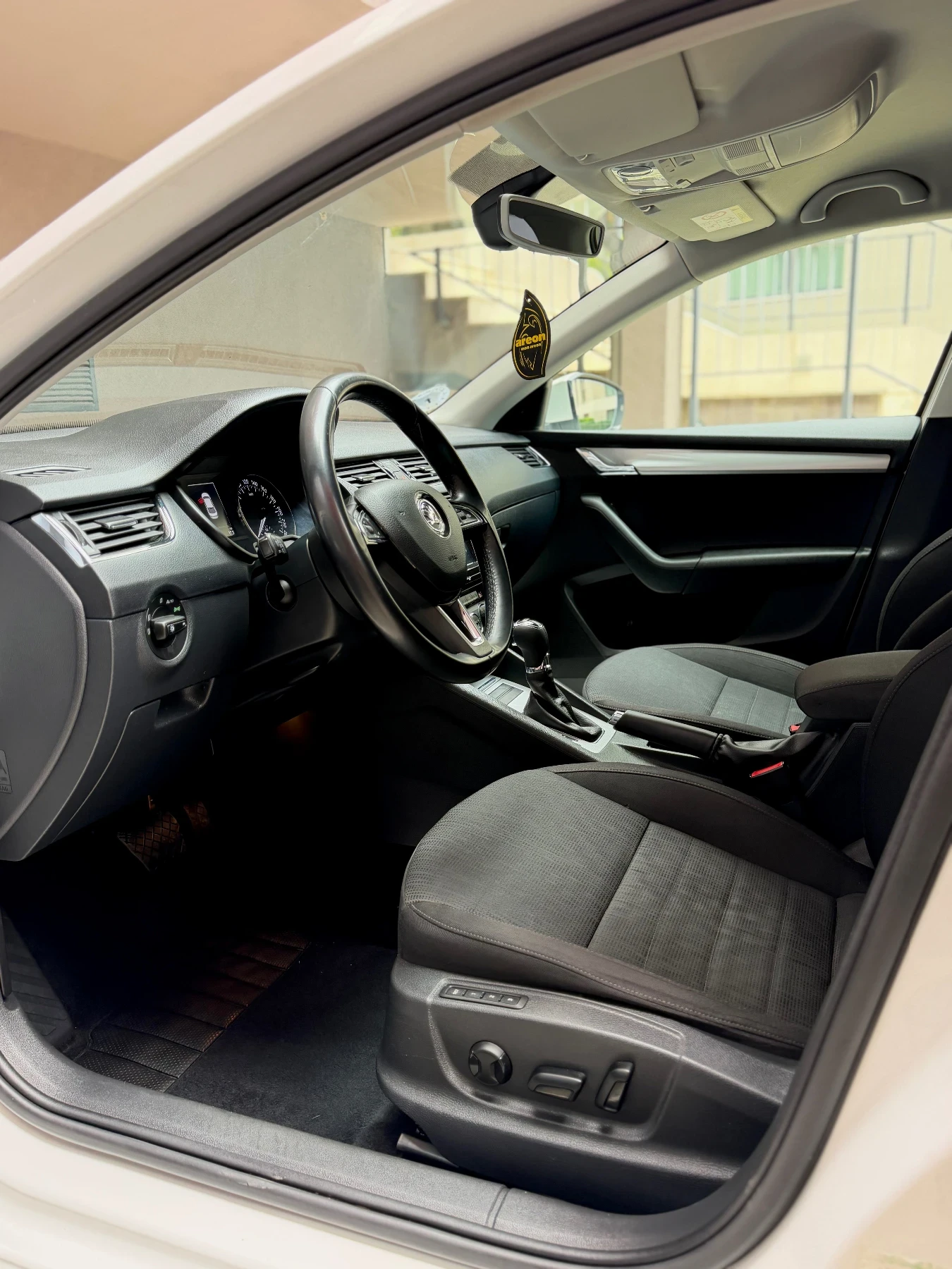 Skoda Octavia 2.0TDI 150 Ел.Седалки+ Памет, Нови Ангренаж+ Демпф, снимка 10 - Автомобили и джипове - 54542456