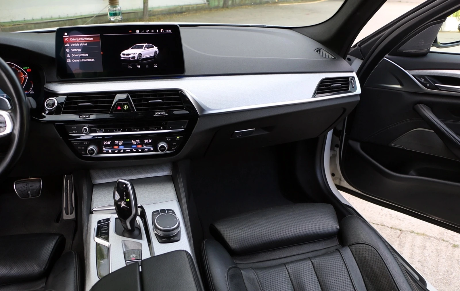 BMW 520 d xDrive M-Pack, снимка 6 - Автомобили и джипове - 54877914