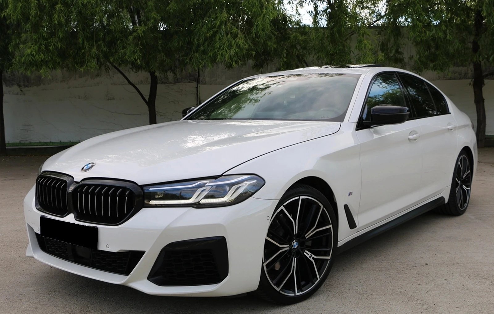BMW 520 d xDrive M-Pack, снимка 2 - Автомобили и джипове - 54877914