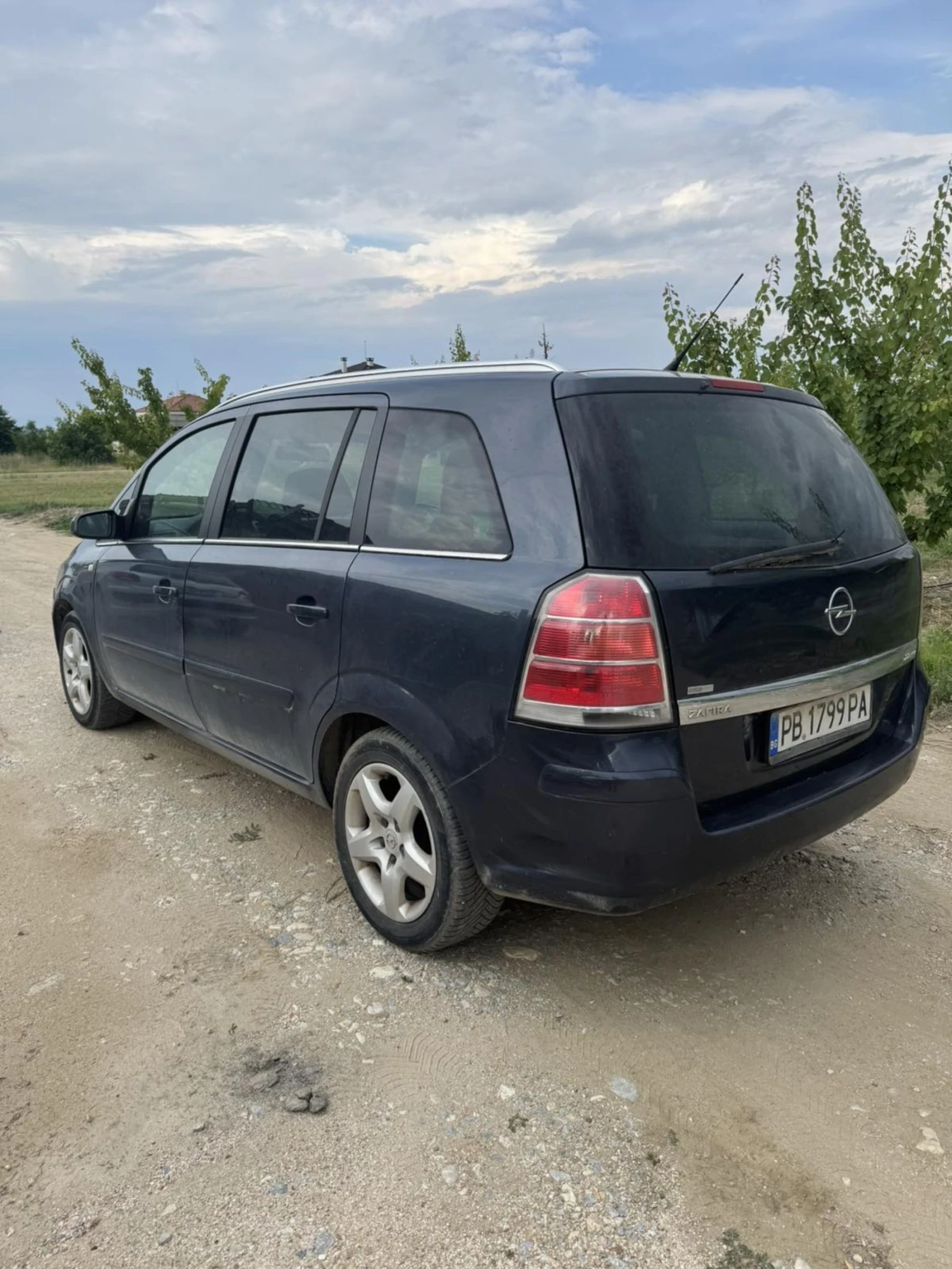 Opel Zafira, снимка 8 - Автомобили и джипове - 55016511
