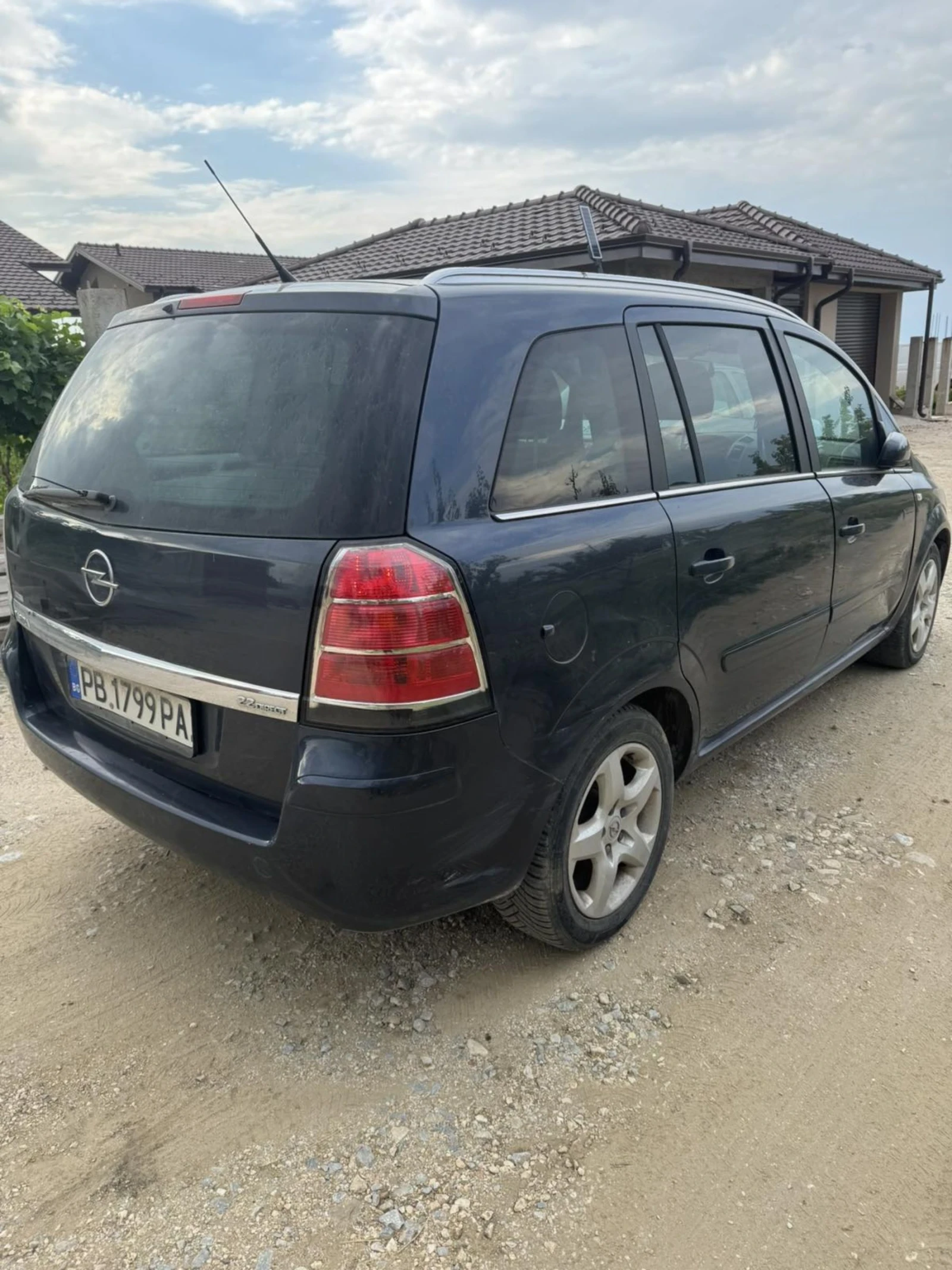 Opel Zafira, снимка 3 - Автомобили и джипове - 55016511