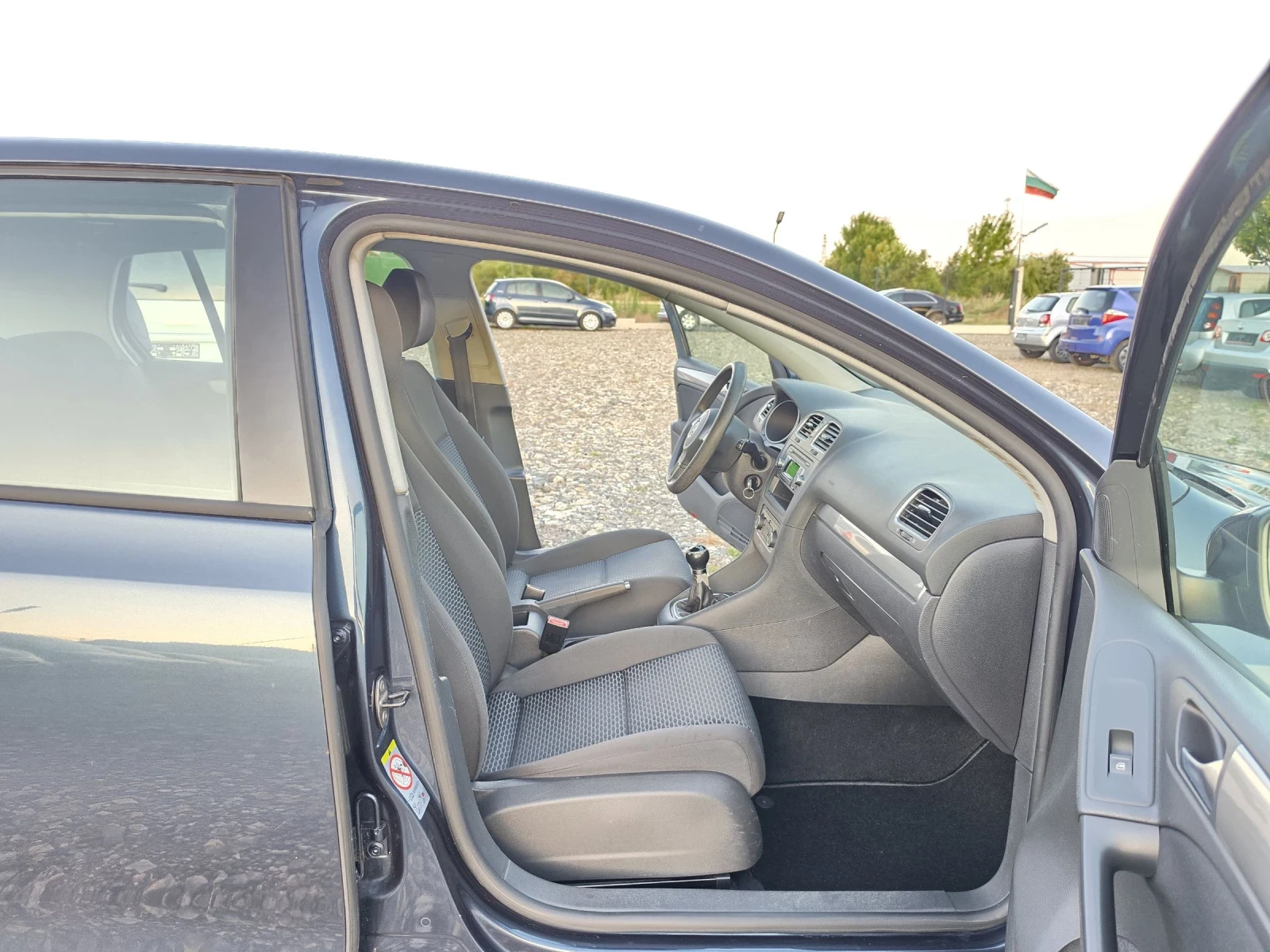 VW Golf 1.6TDI , снимка 13 - Автомобили и джипове - 55236389
